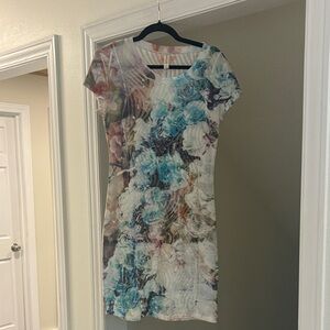 Chic Floral Mini‎ Dress in Blue and Pink